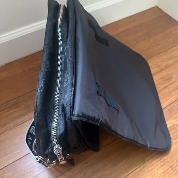 New, never used, Givenchy Black Diaper Bag with Logo Strap - Picture 4 of 8